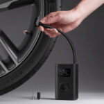 ⁦משאבת אוויר חשמלית ניידת שיאומי דגם Xiaomi Portable Electric Air Compressor 2⁩ – תמונה ⁦3⁩